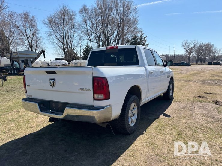 2015-dodge-ram-1500-image-11