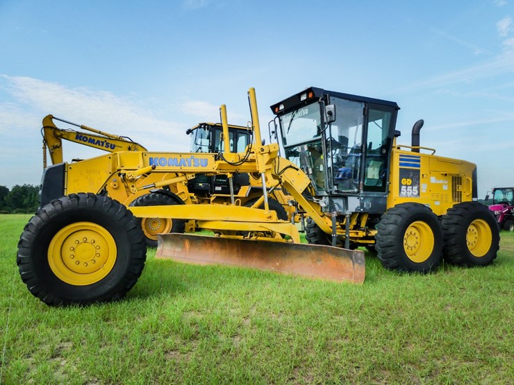 komatsu-gd555-image-1