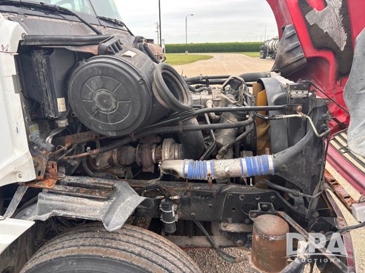 2006-freightliner-columbia-truck-(gp11008,-unit-414)-image-45