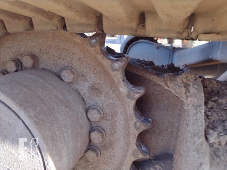 2006-deere-35d-image-38