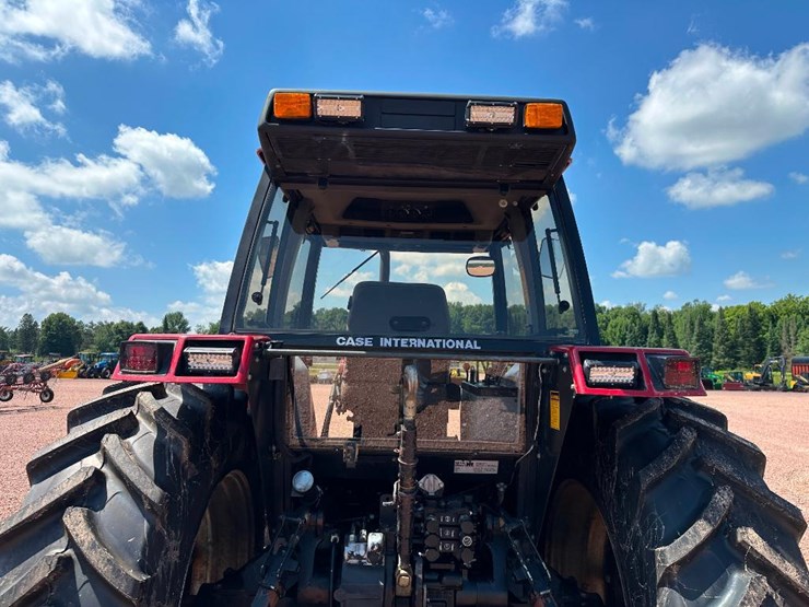 1990-case-ih-5140-image-21