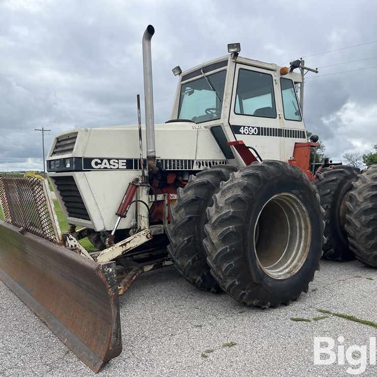 Case 4690 4WD Tractor