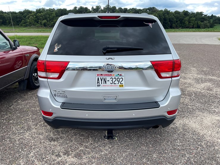 2011-jeep-grand-cherokee-laredo-image-6
