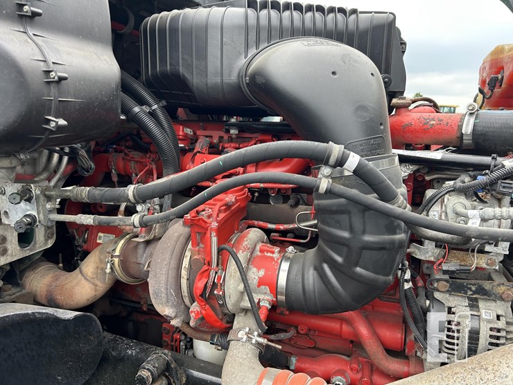 2015-freightliner-coronado-122-image-29