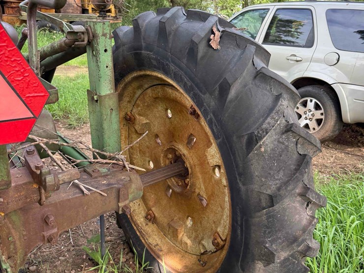 john-deere-model-b-image-12