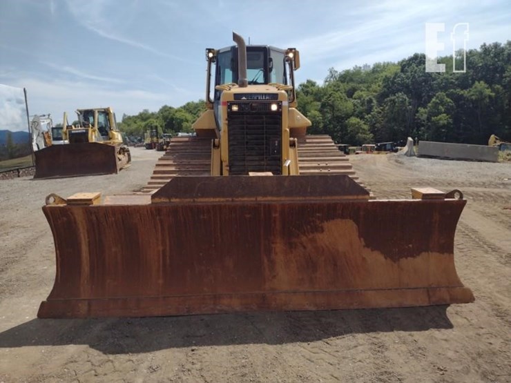 2010-caterpillar-d6n-lgp-image-2