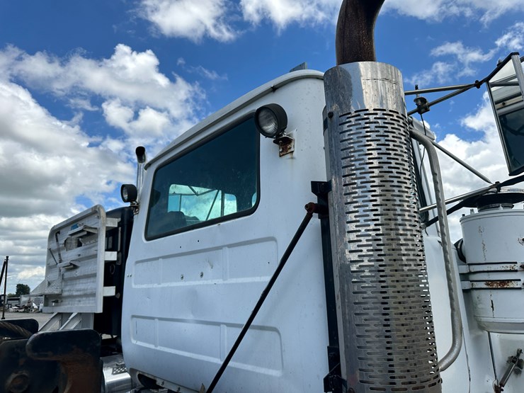 1999-mack-rd688s-image-47