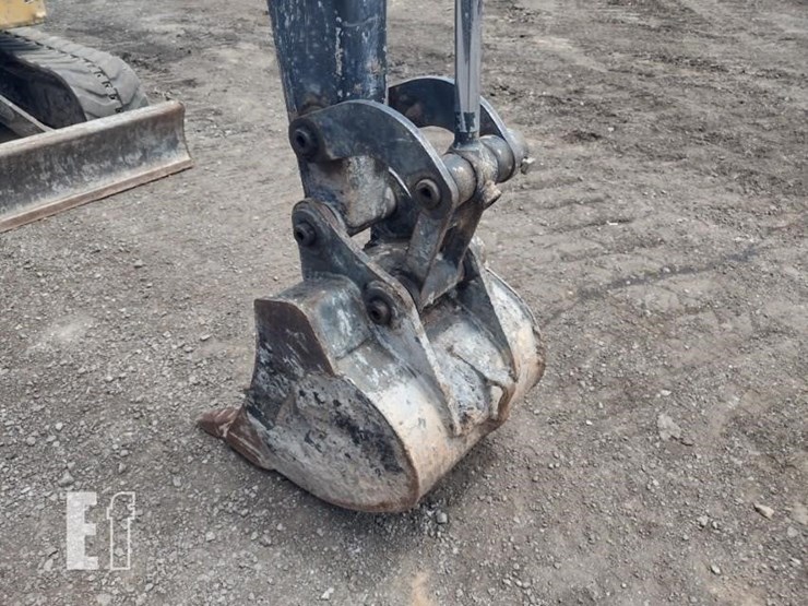 2022-deere-26g-image-17