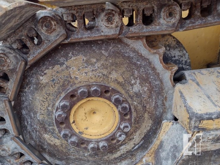 2004-deere-650h-xlt-image-31
