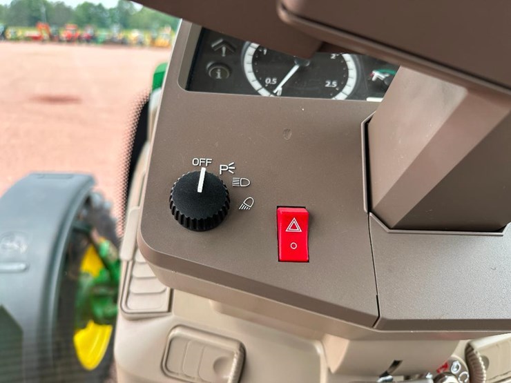 2014-john-deere-6115m-image-62