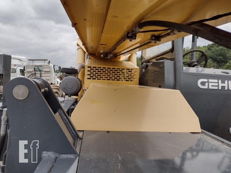 2013-gehl-rs12-42-image-17