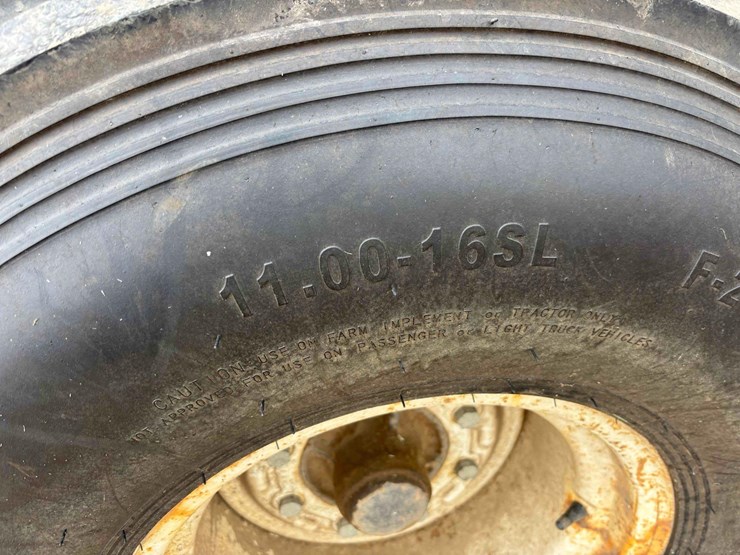 1982-allis-chalmers-8030-tractor-image-32