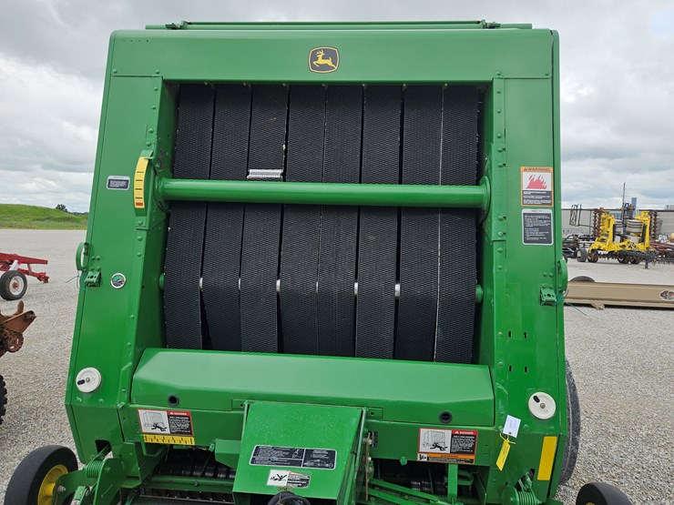 2008-john-deere-568-image-3