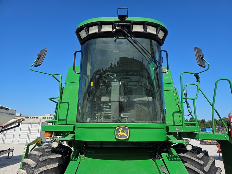 2004-john-deere-9560-image-4