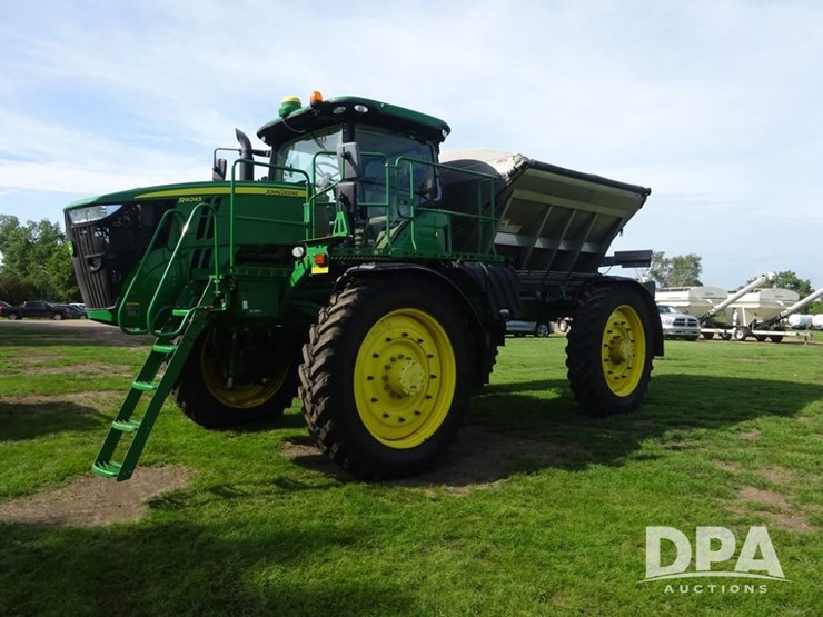 2016-john-deere-r4045-image-11