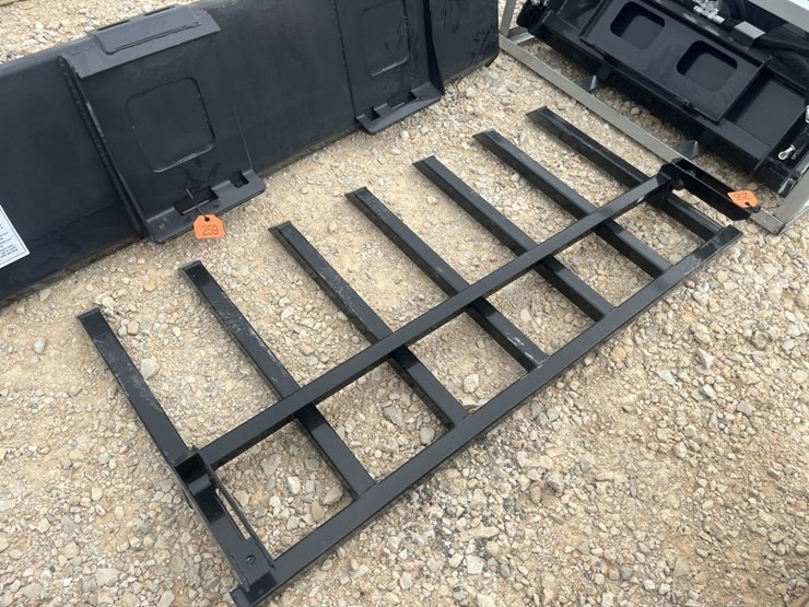 wolverine-67"-pallet-forks-w/-7-teeth-image-2