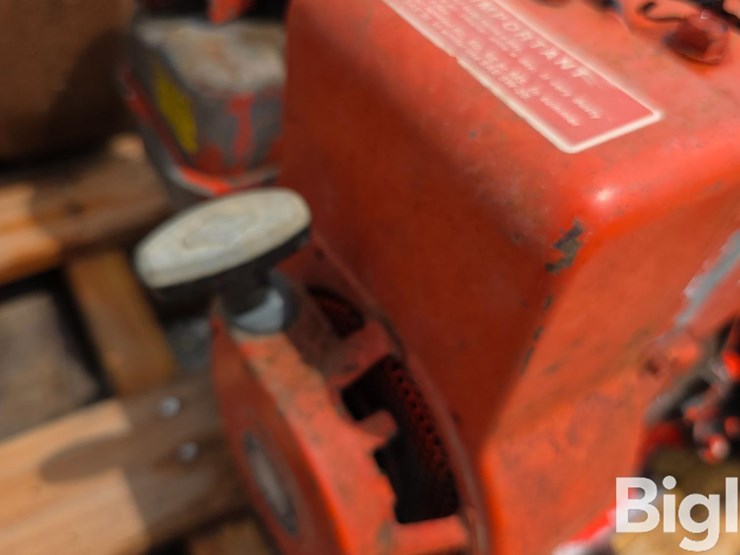 homelite-gas-powered-pump-image-12