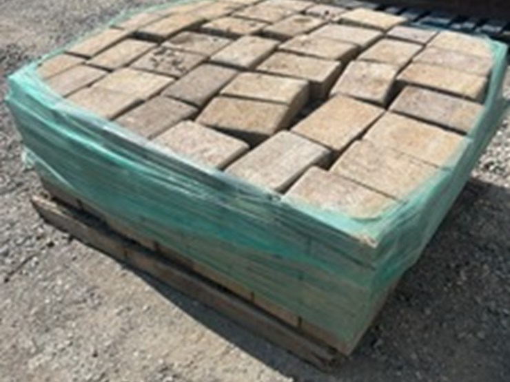lot#-132--pallet-of-paver-stones-image-2