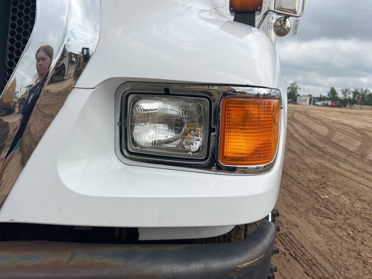 2012-ford-f650-image-9