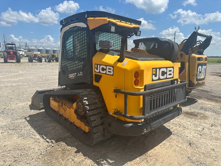 jcb-320t-image-4