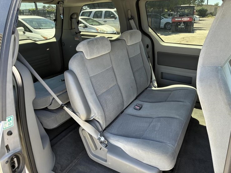 2004-ford-freestar-image-9