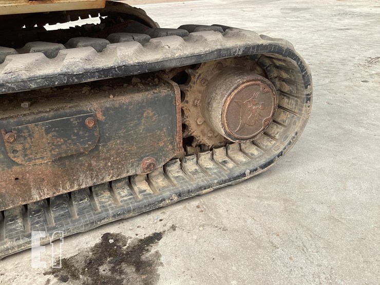 2011-bobcat-325g-image-12
