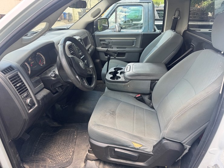 2017-ram-1500-reg-cab,-long-bed-pickup,-bad-engine-145,989-miles-showing---3c6jr6dt9hg681114-image-5