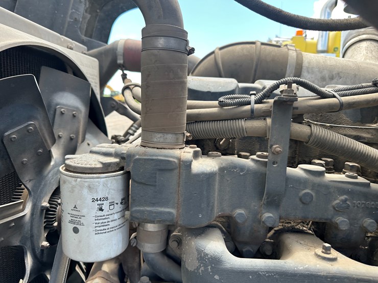 1999-mack-rd688s-image-57