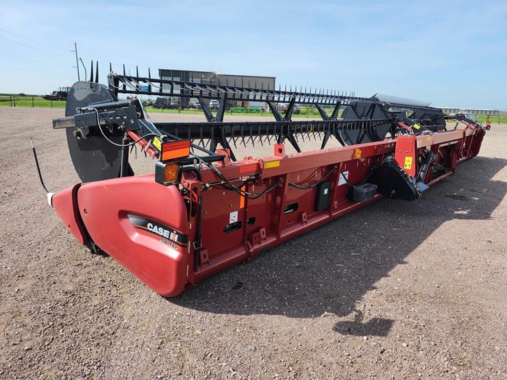 2014-case-ih-3162-image-4
