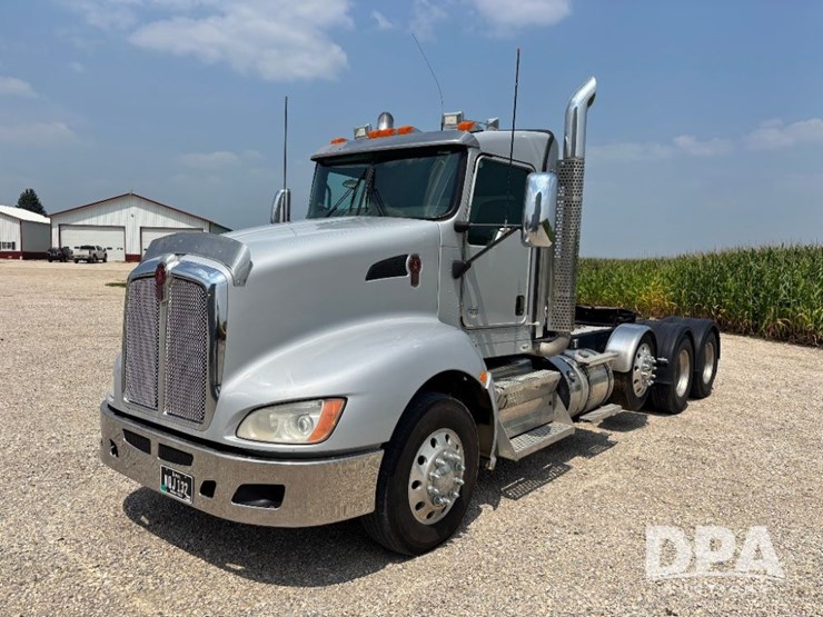 2014-kenworth-t660-image-15