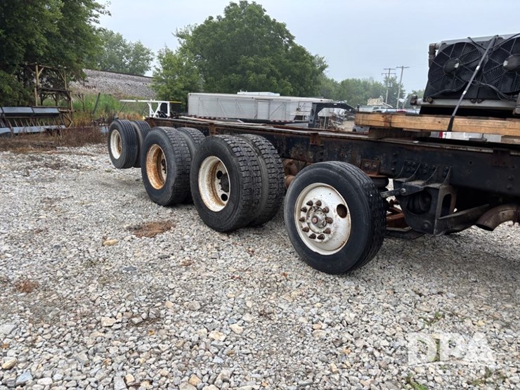 2001-sterling-truck-(dr11851-unit-9459)-image-23