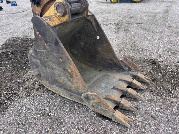 caterpillar-322cl-image-11