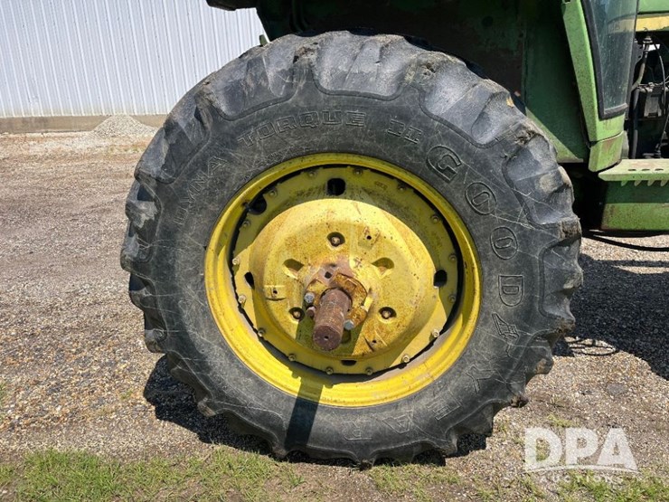 john-deere-4630-image-38