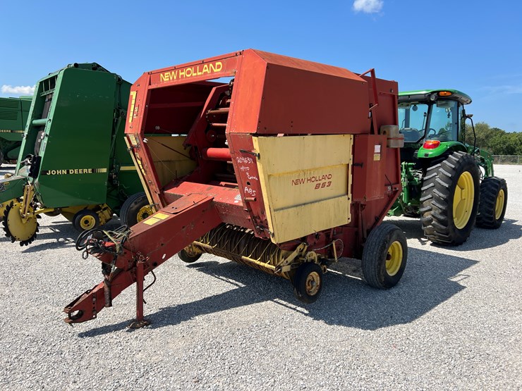 new-holland-853-image-8