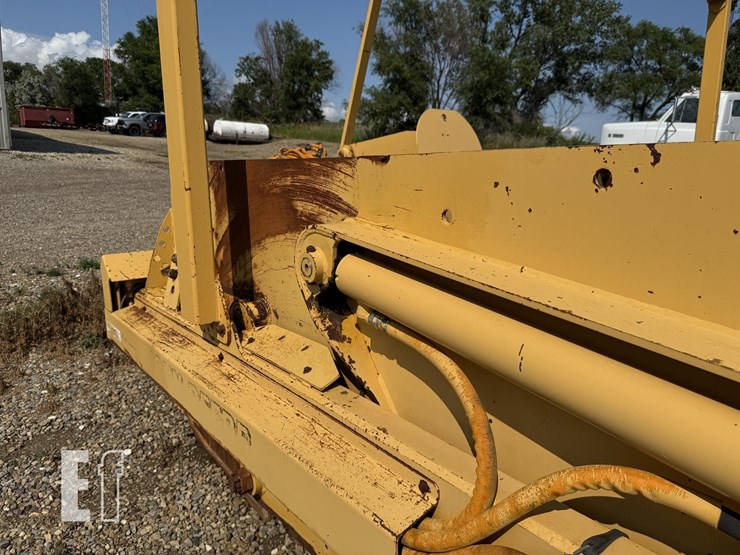 2000-deere-1812c-image-19