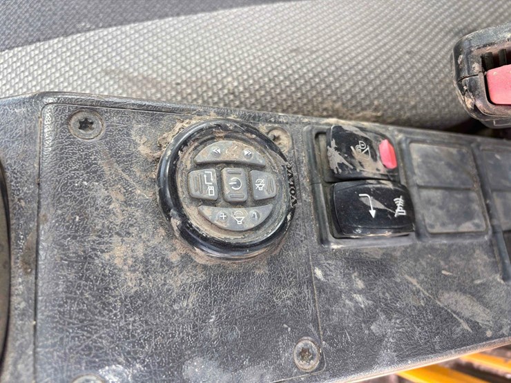 2012-volvo-ec250dl-image-21