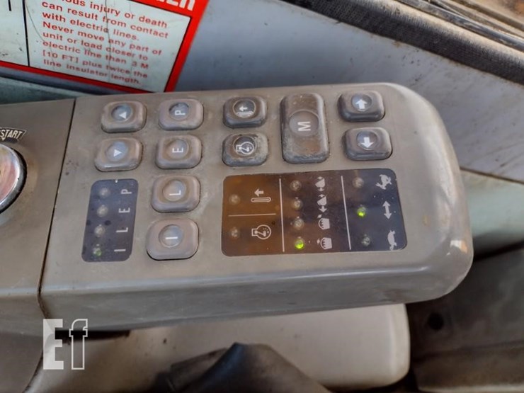 1992-deere-490e-image-10