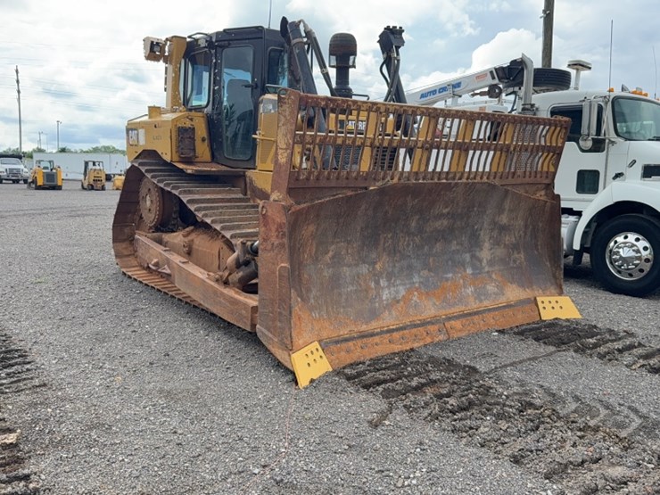 caterpillar-d6t-xw-image-3