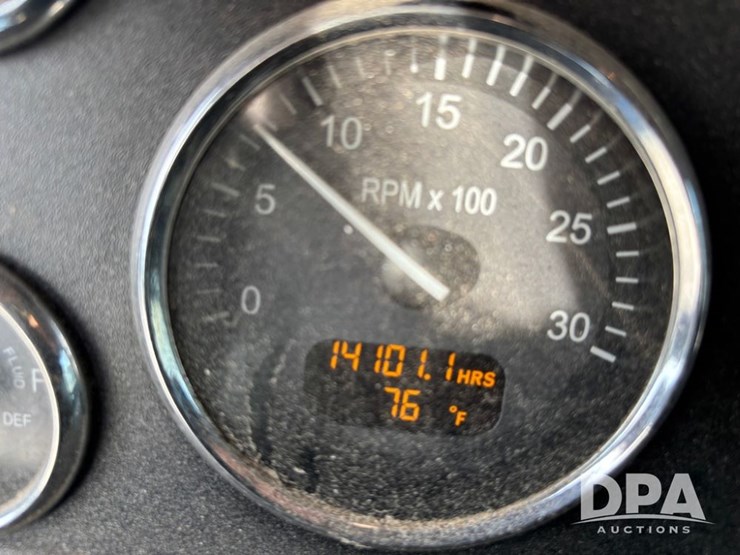 2013-peterbilt-337-image-73