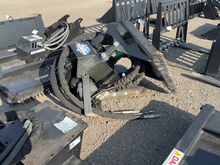 #2065-•-blue-diamond-skid-steer-stump-grinder-image-3