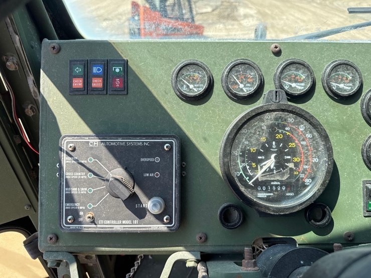 2000-oshkosh-m1070-image-27