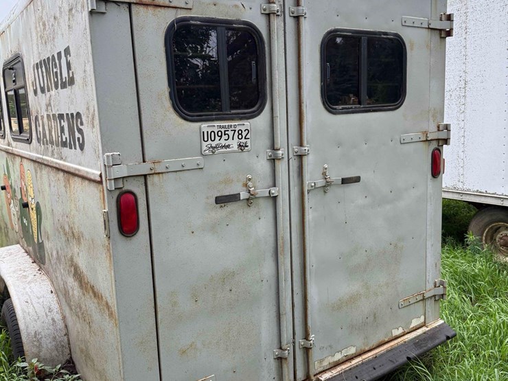 82-1/2”-x-14-1/2ft-enclosed-trailer-image-5