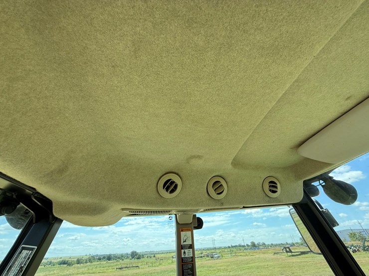 2011-john-deere-6115d-image-26