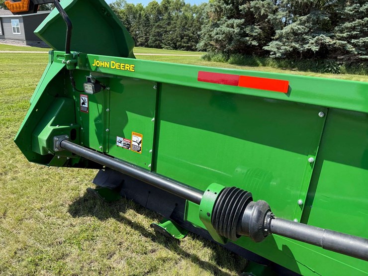 2021-john-deere-c12r-image-10