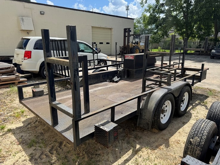 2009-lee-76"-x-16ft-tandem-axle-fabrication-trailer-with-pipe-racks,-bottle-racks-toolbox,-and-vise-image-3