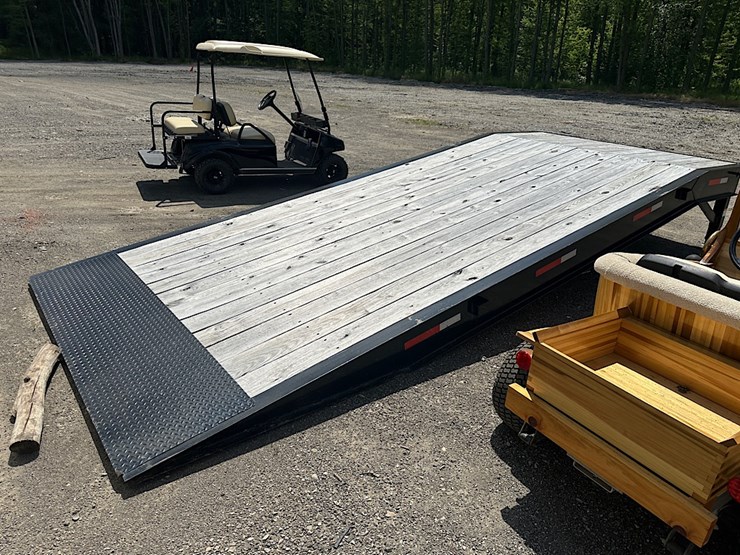 superior-trailer-products-loading-dock-image-4