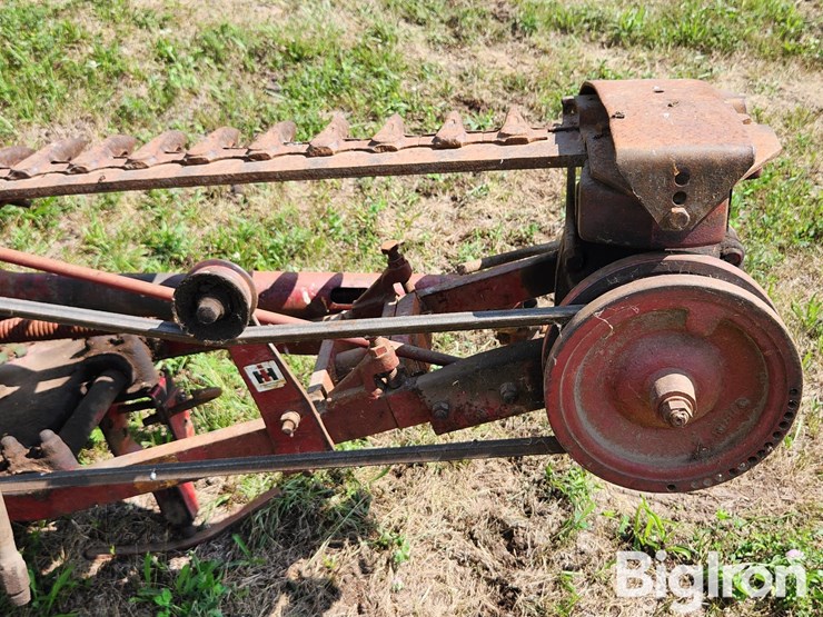 mccormick-international-2-pt-sickle-mower-image-10