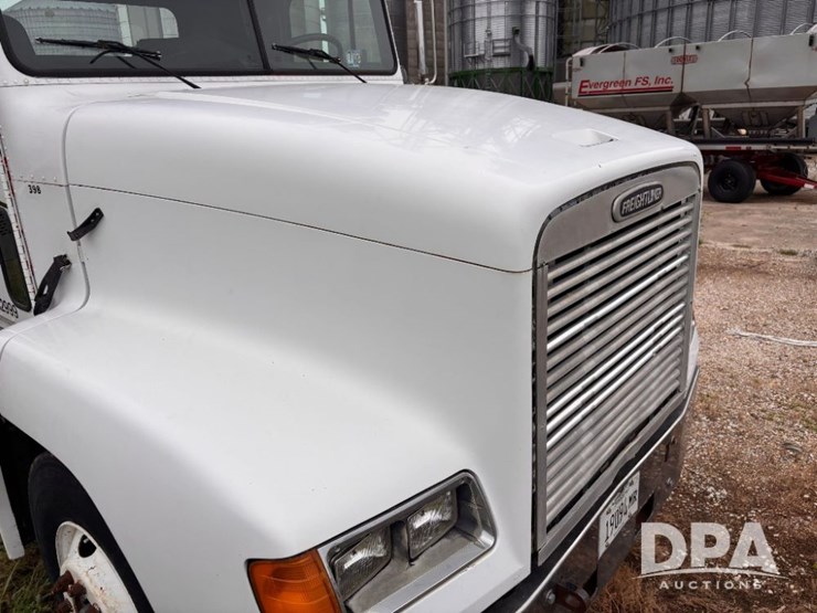 2000-freightliner-truck-(gp11021,-unit-398)-image-50
