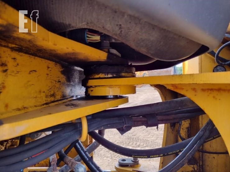 2025-deere-544kii-image-30