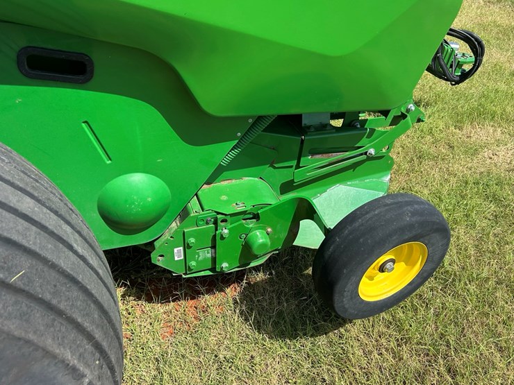 john-deere-560m-image-11